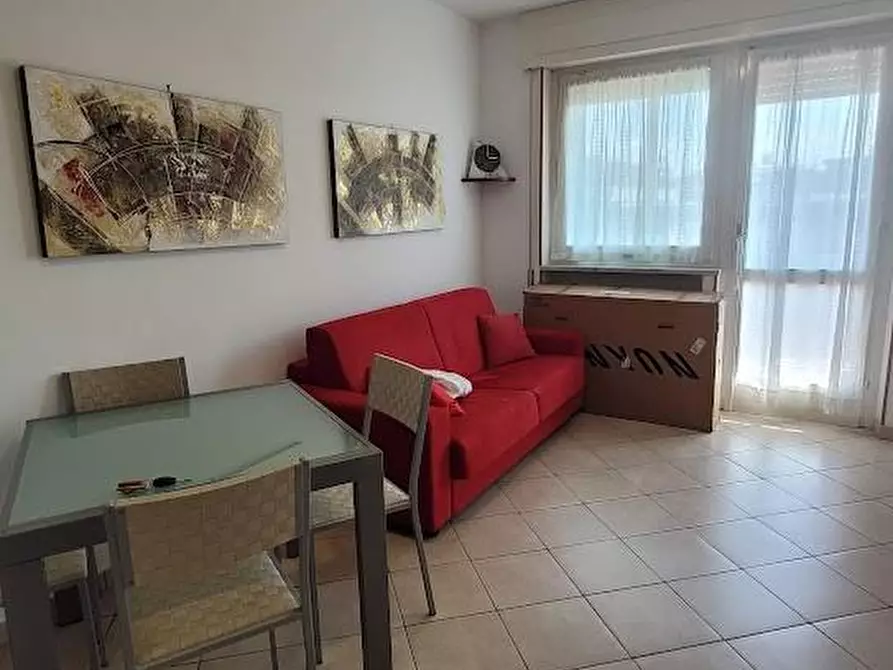 Immagine 4 di Appartamento in affitto  a Carrara