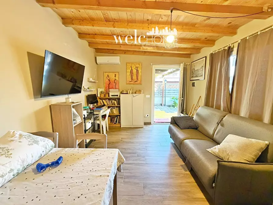 Immagine 33 di Appartamento in vendita  a Campi Bisenzio