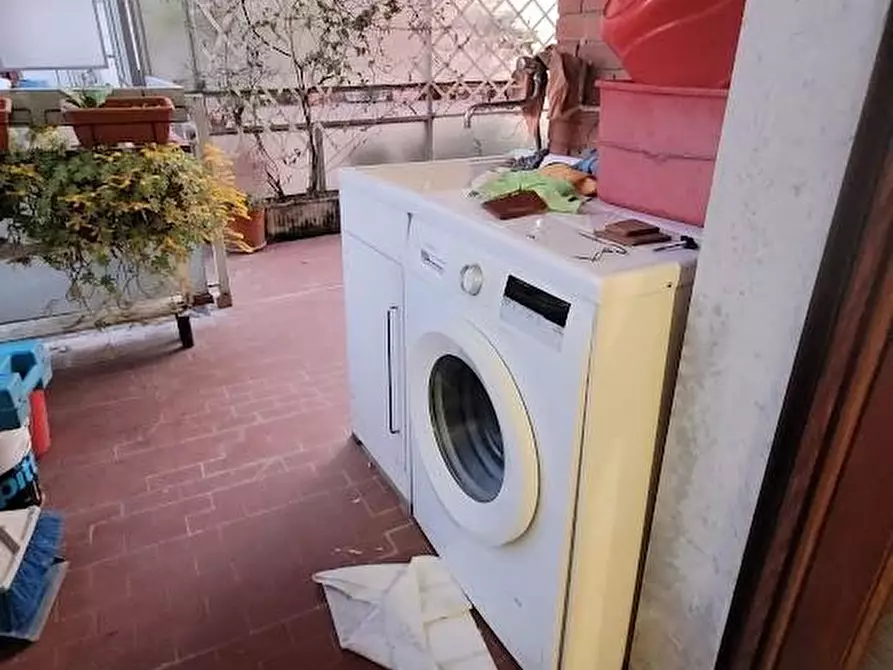 Immagine 14 di Appartamento in affitto  a Carrara