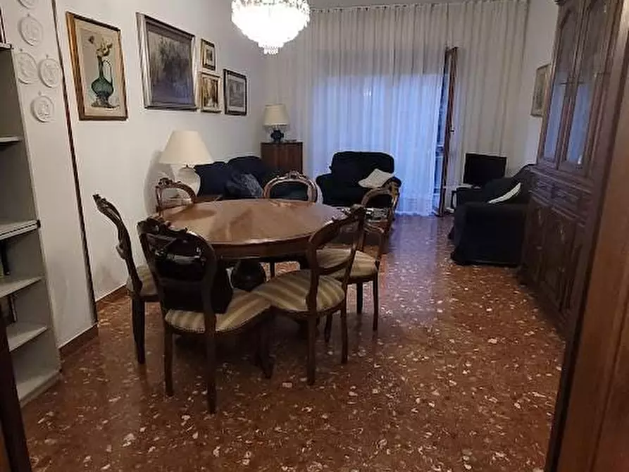 Immagine 1 di Appartamento in affitto  a Carrara