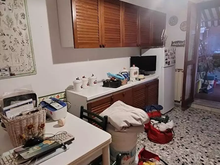 Immagine 12 di Appartamento in affitto  a Carrara