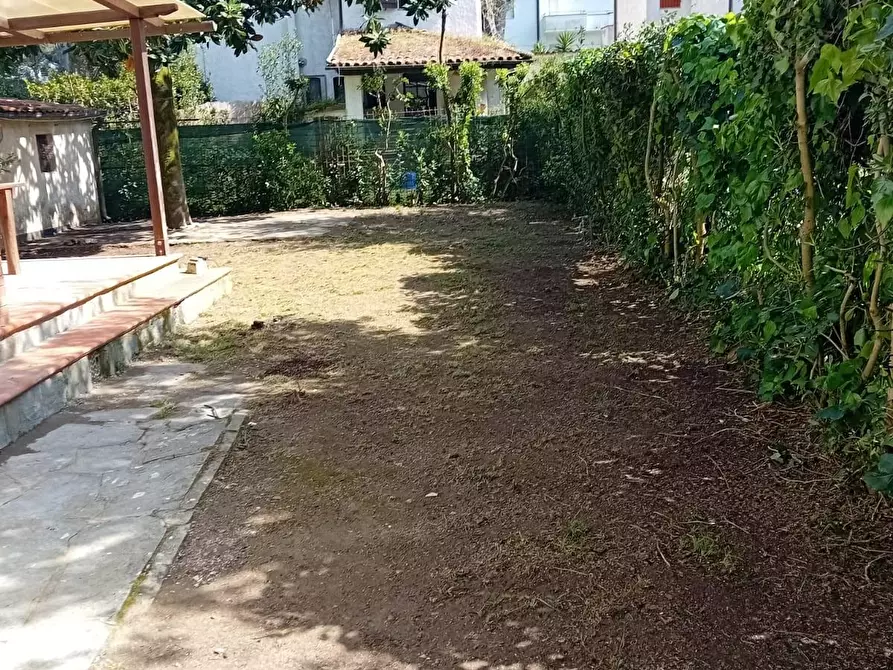 Immagine 20 di Villetta a schiera in affitto  a Massa