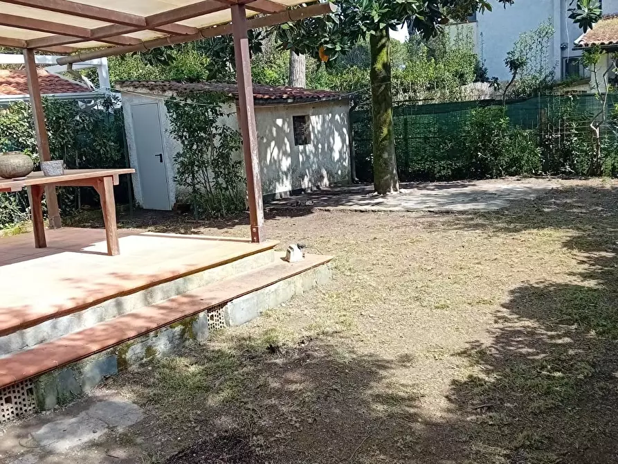 Immagine 21 di Villetta a schiera in affitto  a Massa