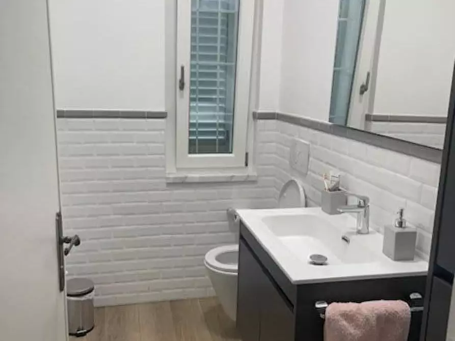 Immagine 6 di Villetta a schiera in affitto  a Massa