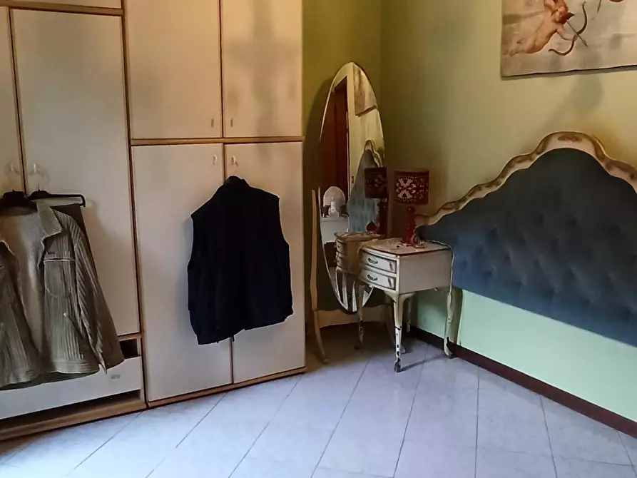 Immagine 15 di Appartamento in vendita  a Lucca