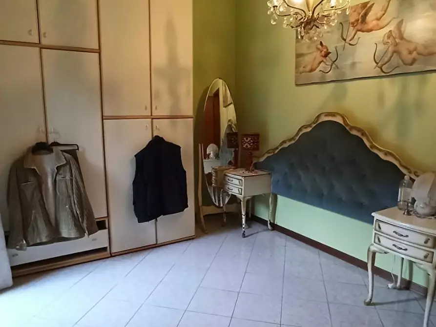 Immagine 16 di Appartamento in vendita  a Lucca