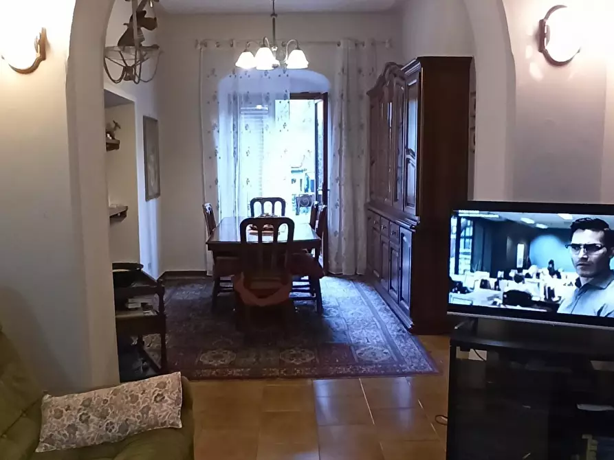 Immagine 2 di Appartamento in vendita  a Lucca