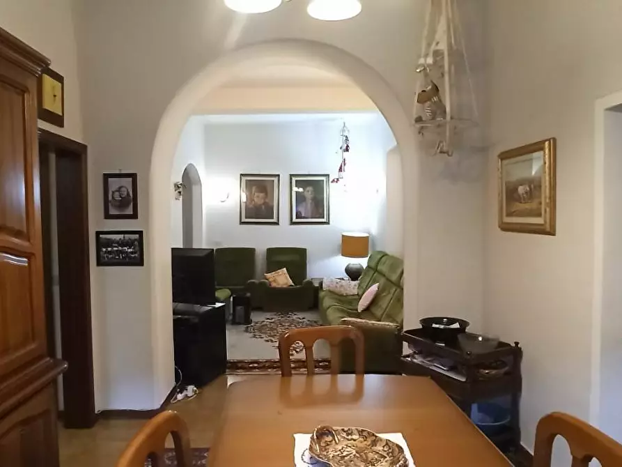 Immagine 1 di Appartamento in vendita  a Lucca