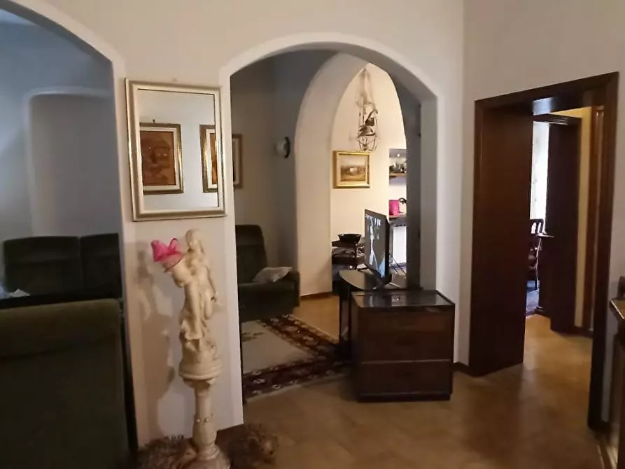 Immagine 7 di Appartamento in vendita  a Lucca