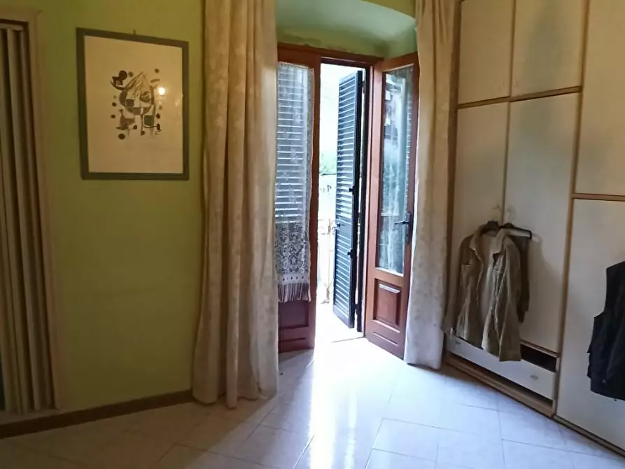 Immagine 17 di Appartamento in vendita  a Lucca