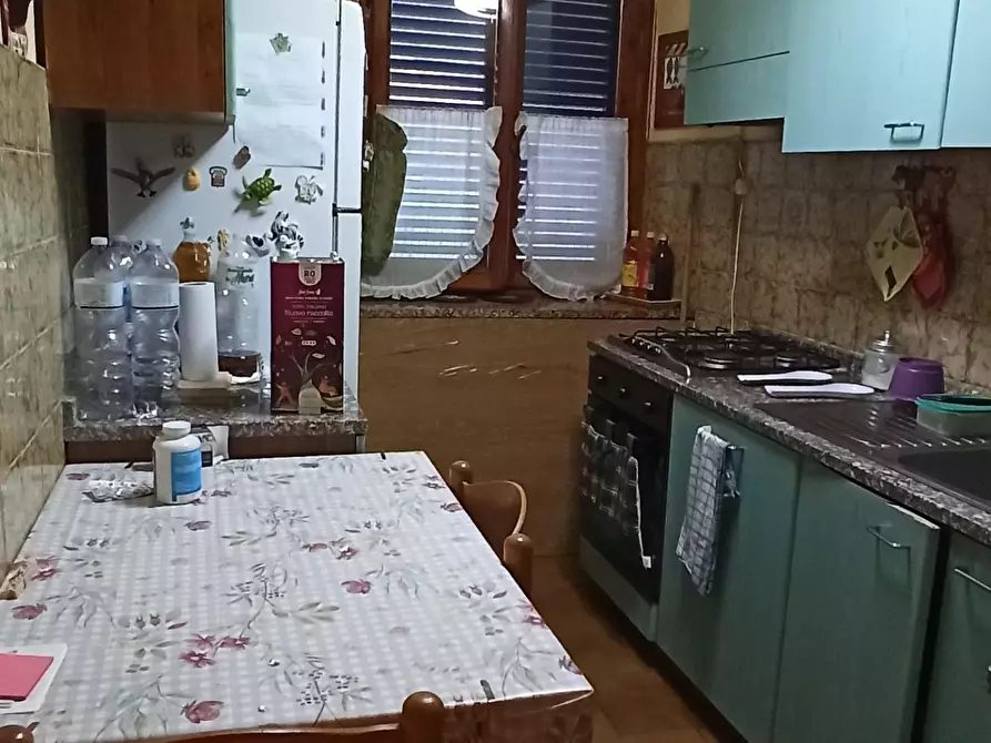 Immagine 21 di Appartamento in vendita  a Lucca