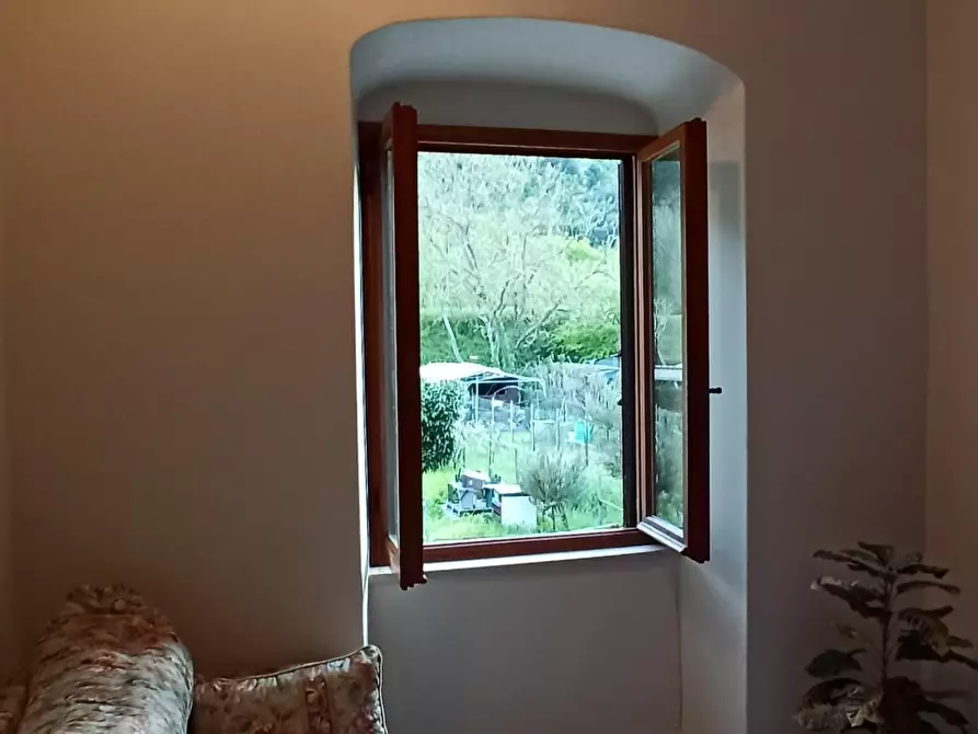 Immagine 8 di Appartamento in vendita  a Lucca