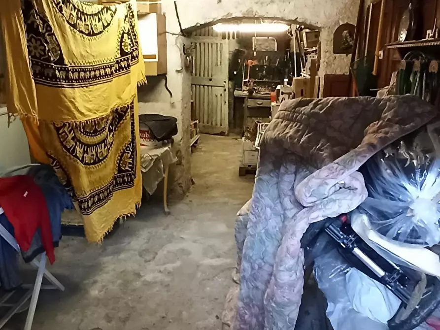 Immagine 23 di Appartamento in vendita  a Lucca