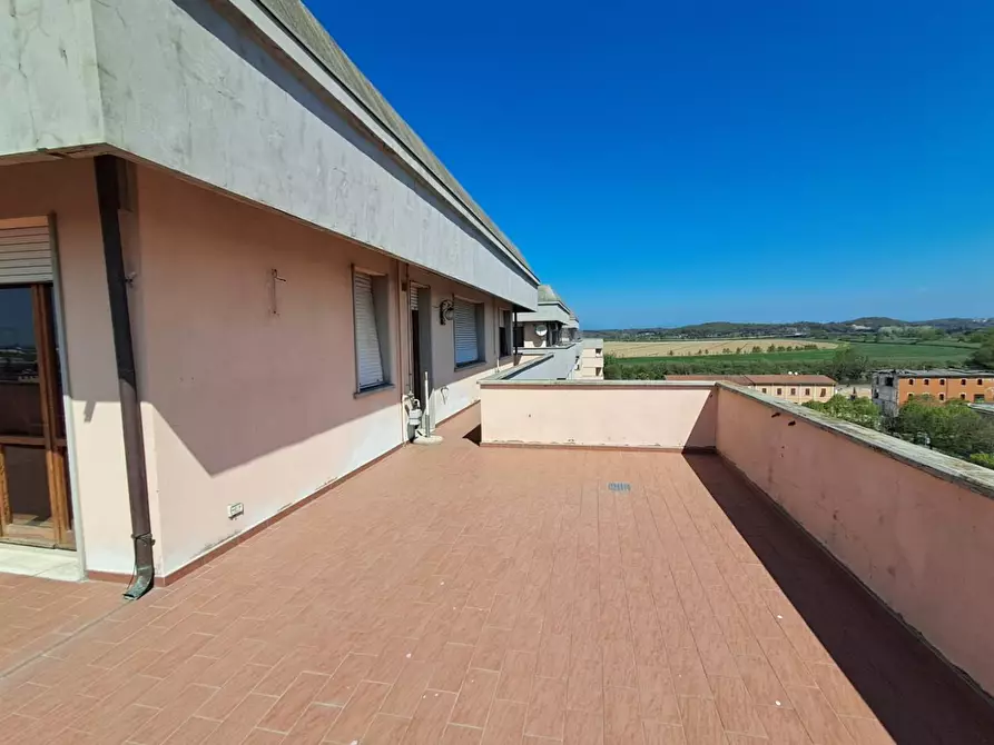 Immagine 34 di Mansarda in vendita  a Pontedera