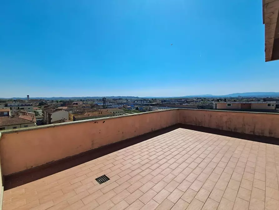 Immagine 37 di Mansarda in vendita  a Pontedera