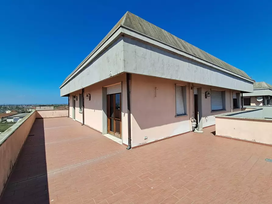 Immagine 33 di Mansarda in vendita  a Pontedera