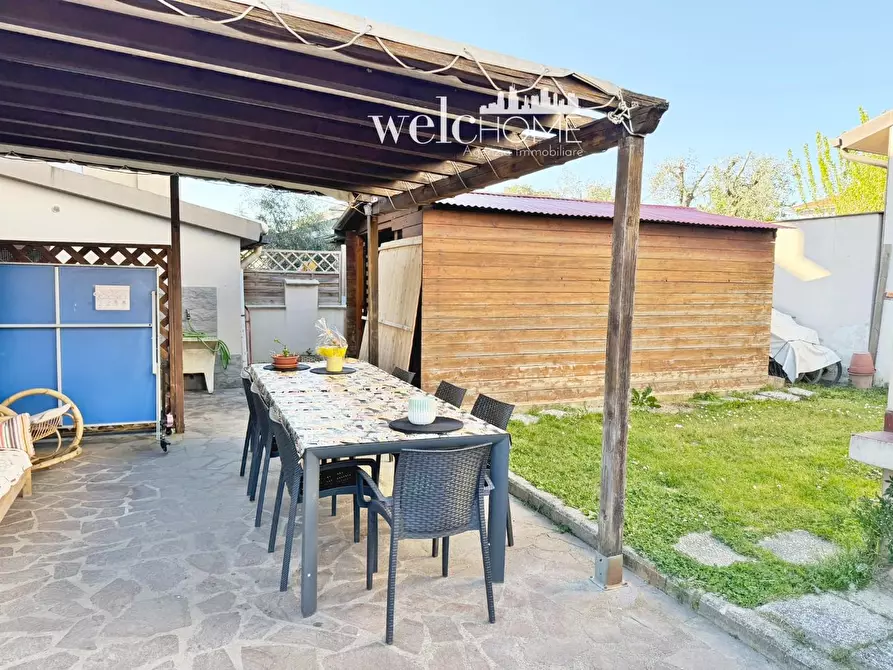 Immagine 29 di Appartamento in vendita  a Campi Bisenzio