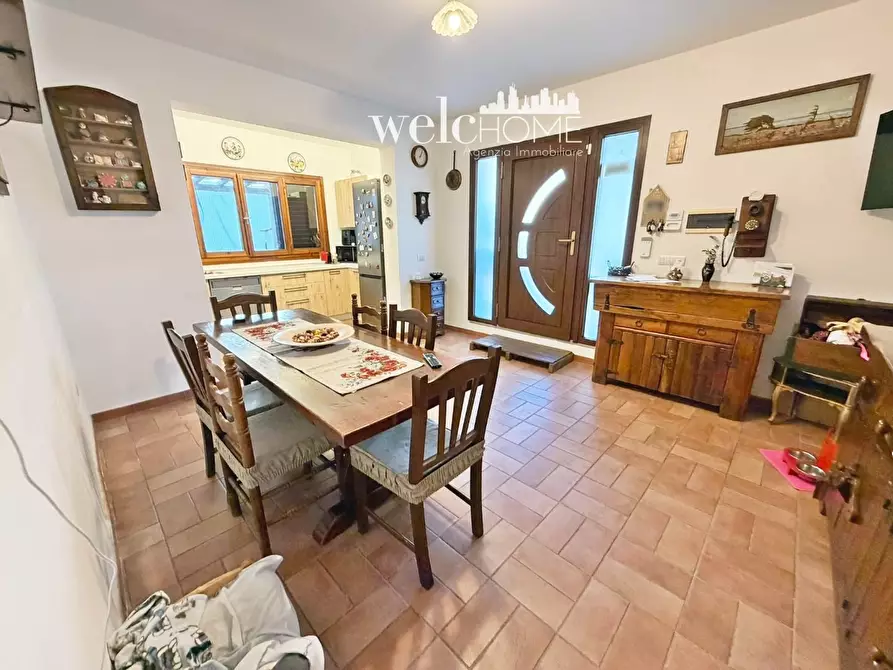 Immagine 12 di Appartamento in vendita  a Campi Bisenzio