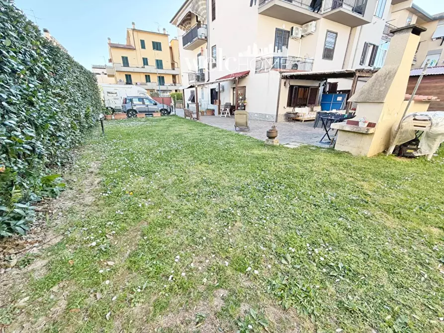 Immagine 28 di Appartamento in vendita  a Campi Bisenzio