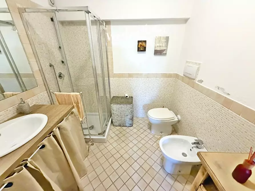 Immagine 24 di Appartamento in vendita  a Campi Bisenzio