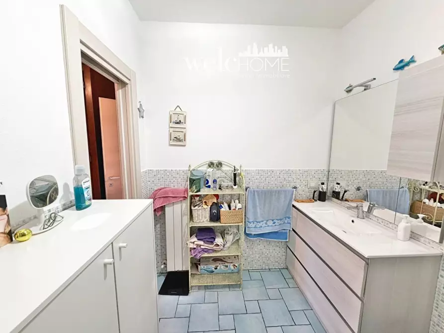 Immagine 17 di Appartamento in vendita  a Campi Bisenzio