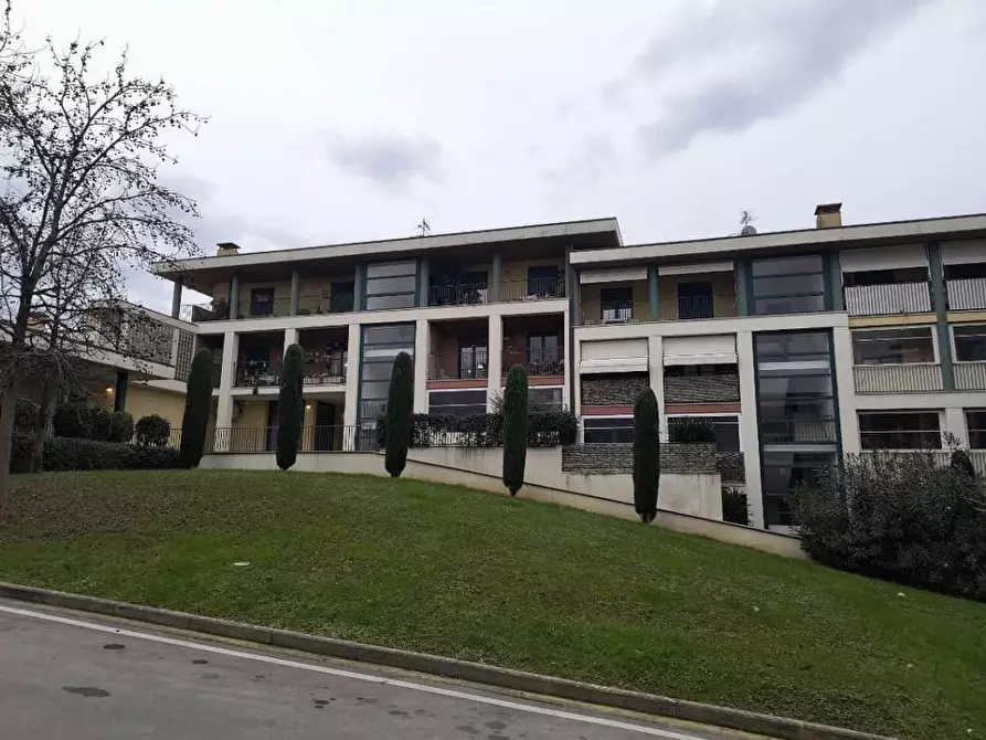 Immagine 2 di Appartamento in vendita  a Pietrasanta