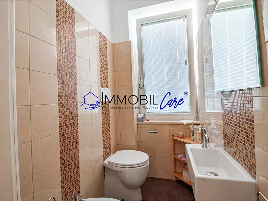 Immagine 21 di Appartamento in vendita  a Livorno