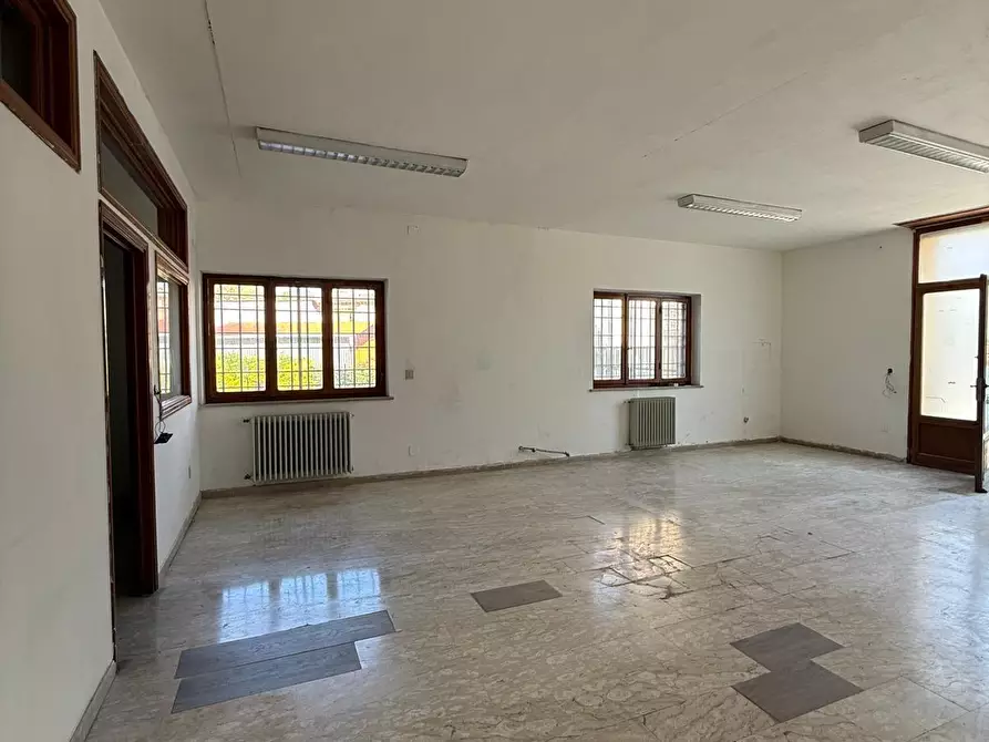 Immagine 2 di Ufficio in affitto  a San Giuliano Terme