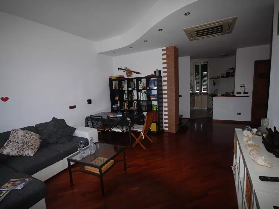 Immagine 3 di Appartamento in vendita  a Livorno