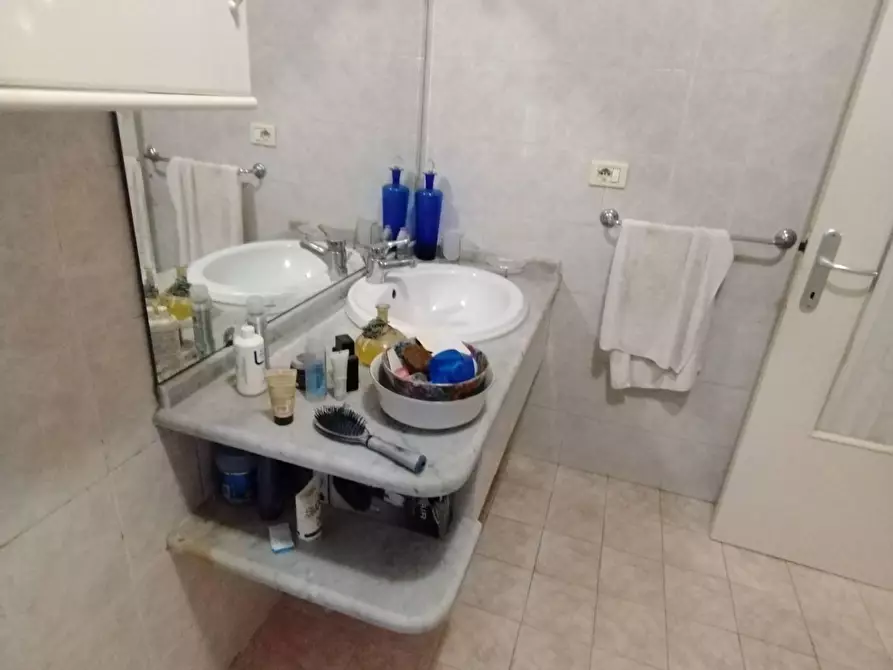 Immagine 19 di Casa bifamiliare in vendita  a Massa