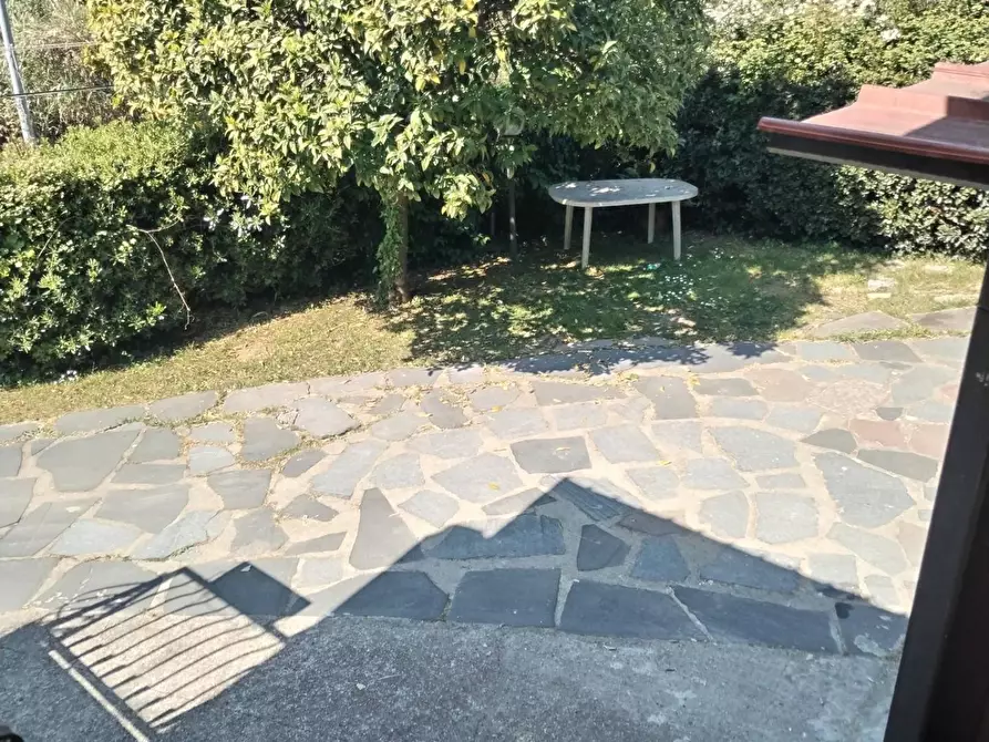 Immagine 7 di Casa bifamiliare in vendita  a Massa