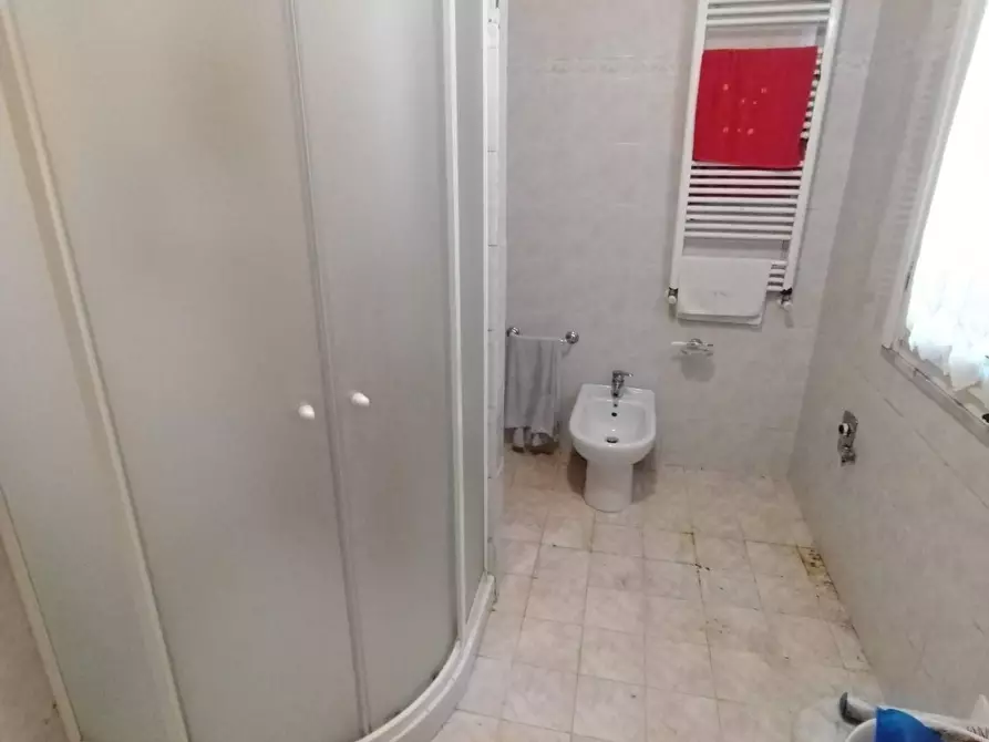 Immagine 17 di Casa bifamiliare in vendita  a Massa