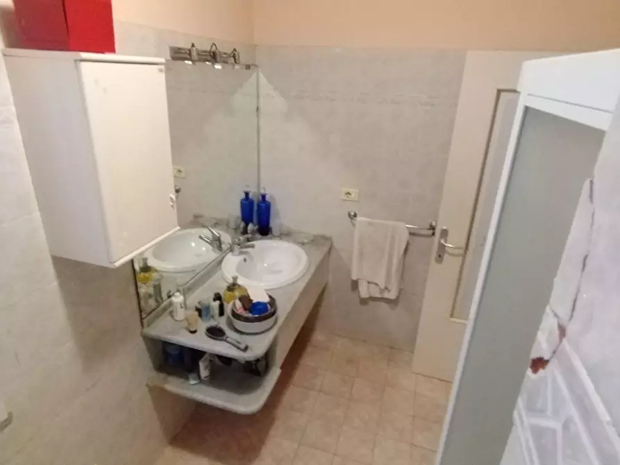 Immagine 18 di Casa bifamiliare in vendita  a Massa