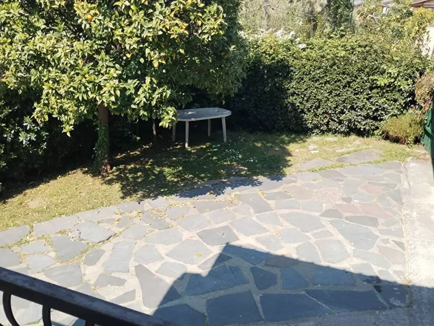 Immagine 8 di Casa bifamiliare in vendita  a Massa