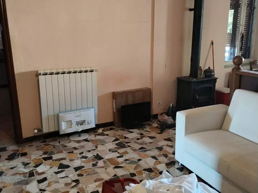 Immagine 10 di Casa bifamiliare in vendita  a Massa