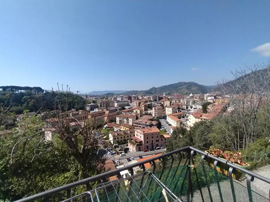 Immagine 8 di Appartamento in vendita  a Massa