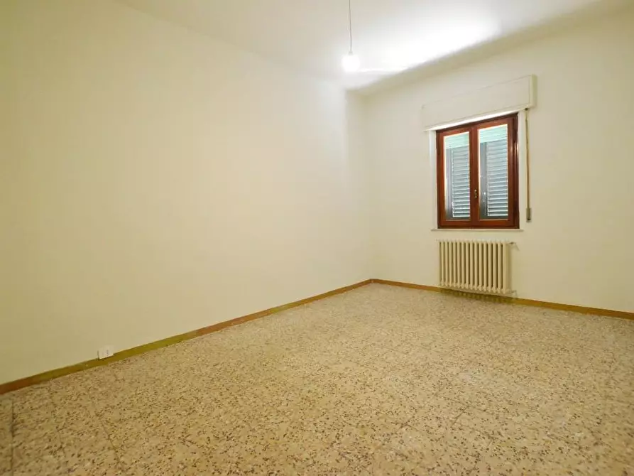 Immagine 12 di Villa in vendita  a Lucca