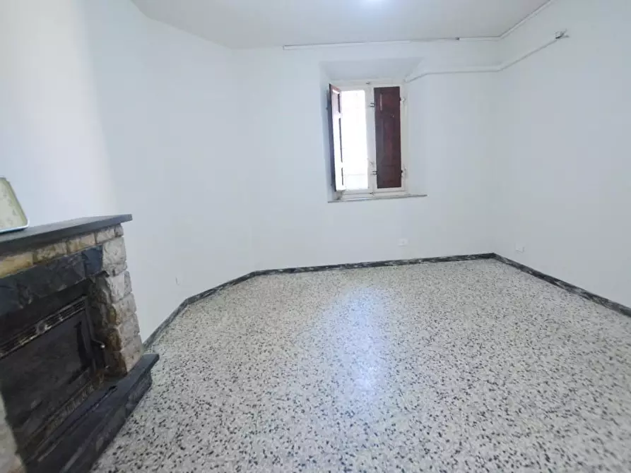 Immagine 5 di Villa in vendita  a Lucca