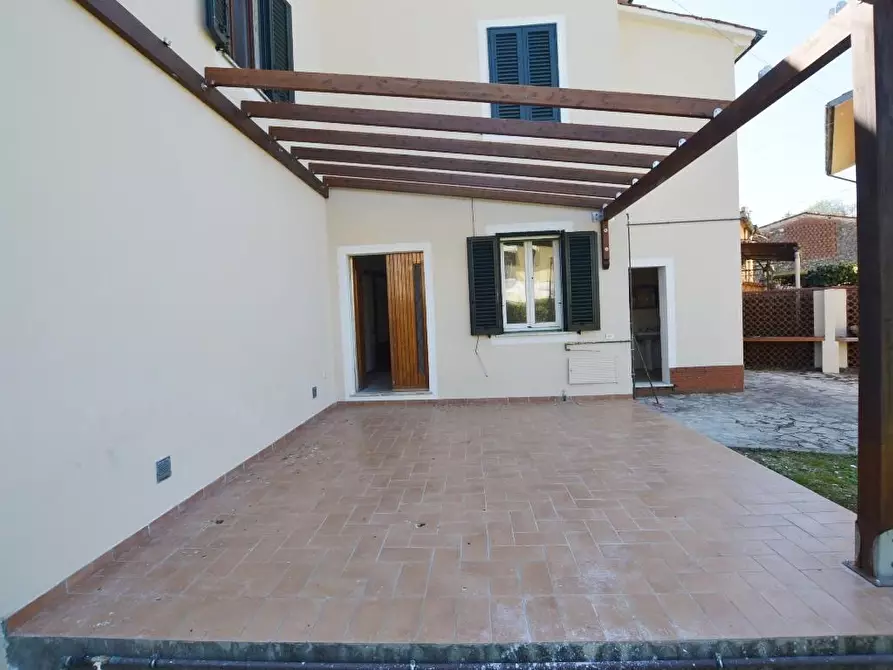 Immagine 19 di Villa in vendita  a Lucca