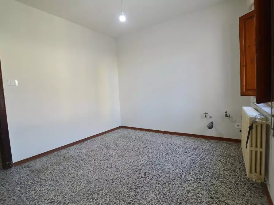 Immagine 7 di Villa in vendita  a Lucca