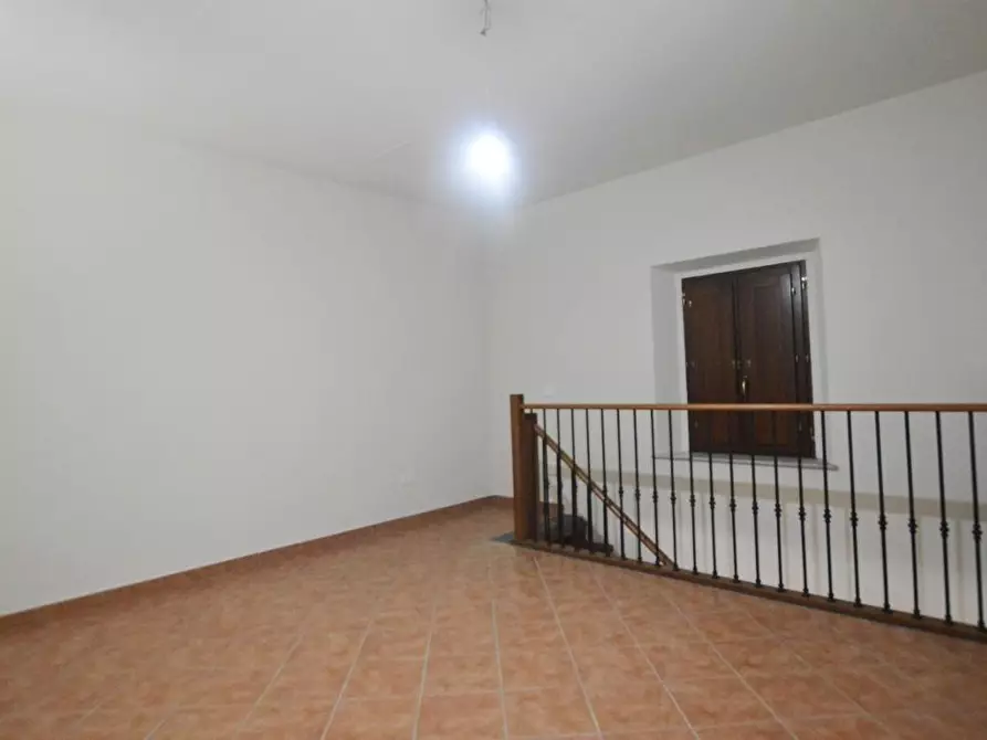 Immagine 10 di Villa in vendita  a Lucca