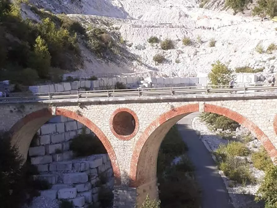 Immagine 13 di Casa quadrifamiliare in vendita  a Carrara