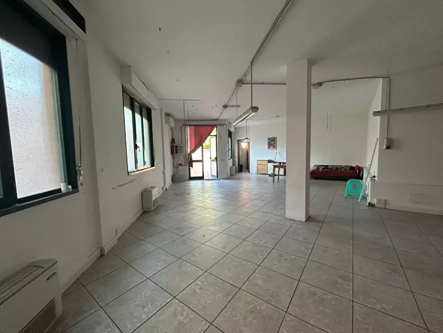 Immagine 4 di Loft/Open space in vendita  a Empoli