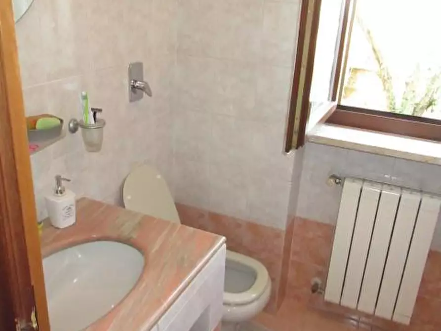 Immagine 5 di Villa in vendita  a Parona