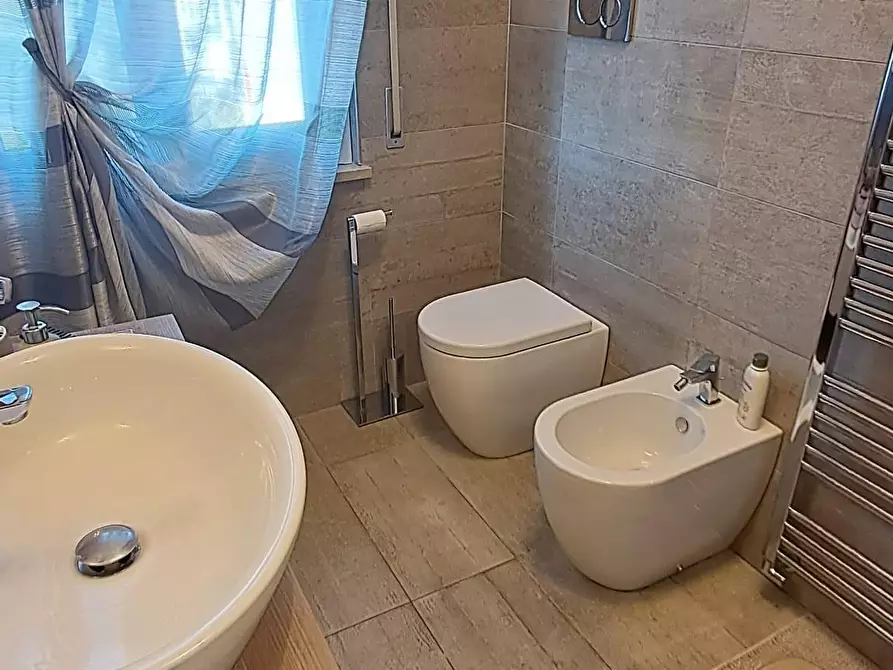 Immagine 14 di Appartamento in vendita  a Cecina