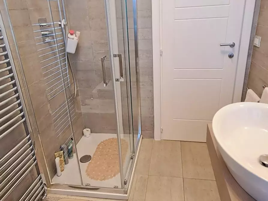 Immagine 15 di Appartamento in vendita  a Cecina