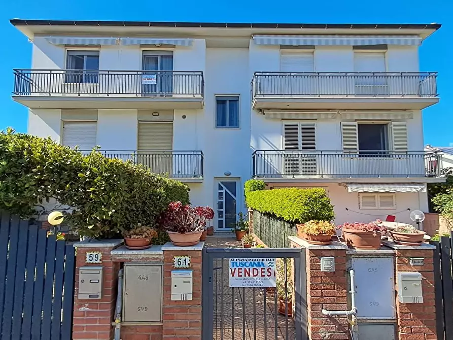 Immagine 21 di Appartamento in vendita  a Cecina