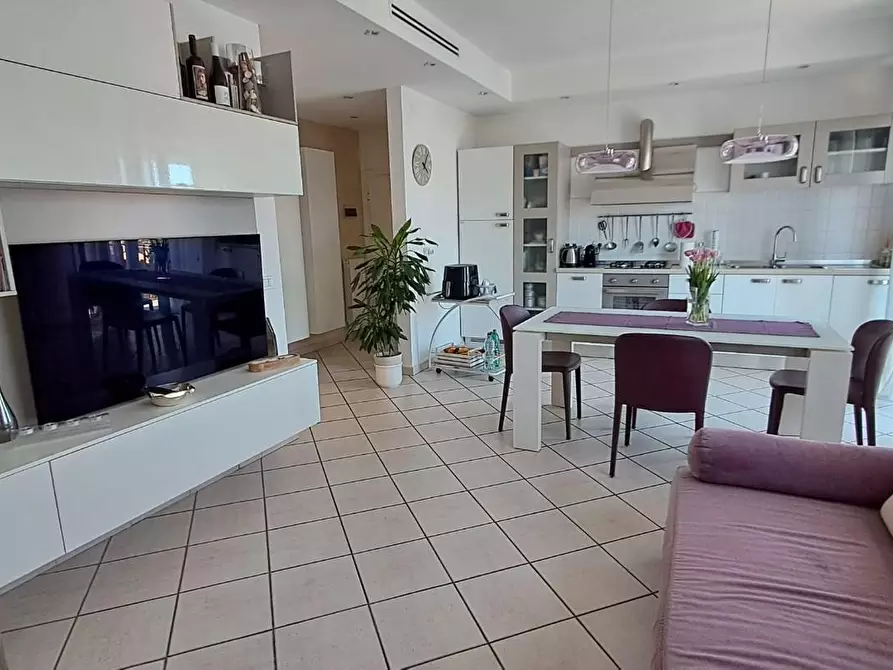 Immagine 3 di Appartamento in vendita  a Cecina