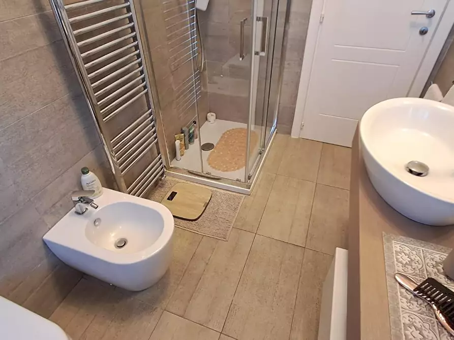 Immagine 13 di Appartamento in vendita  a Cecina