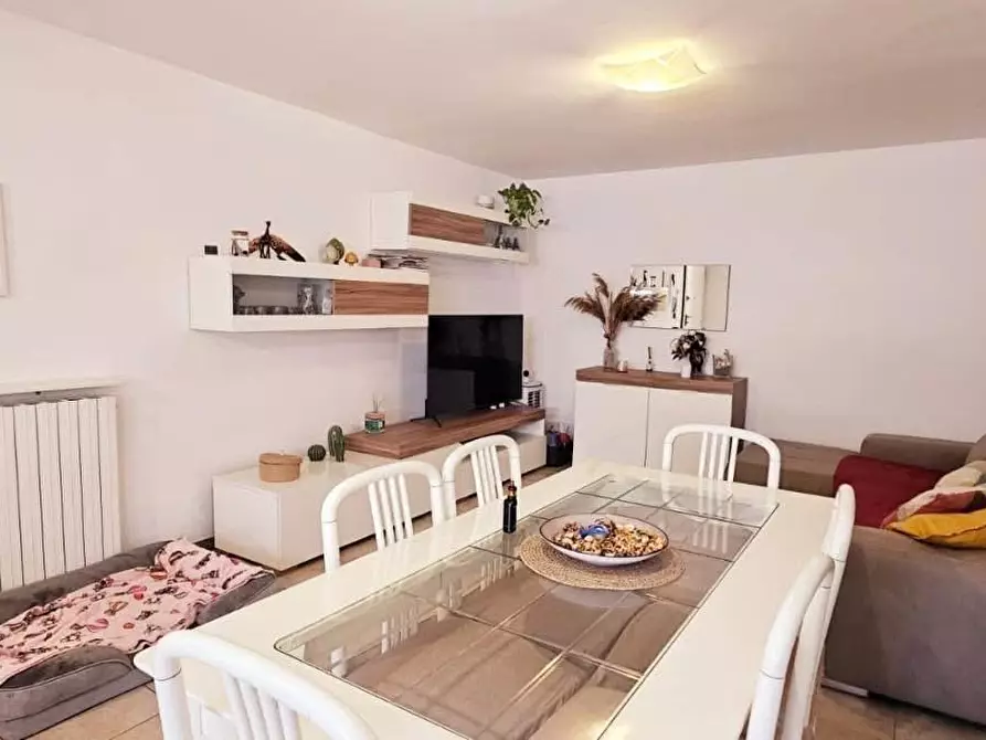 Immagine 1 di Appartamento in vendita  a Carrara